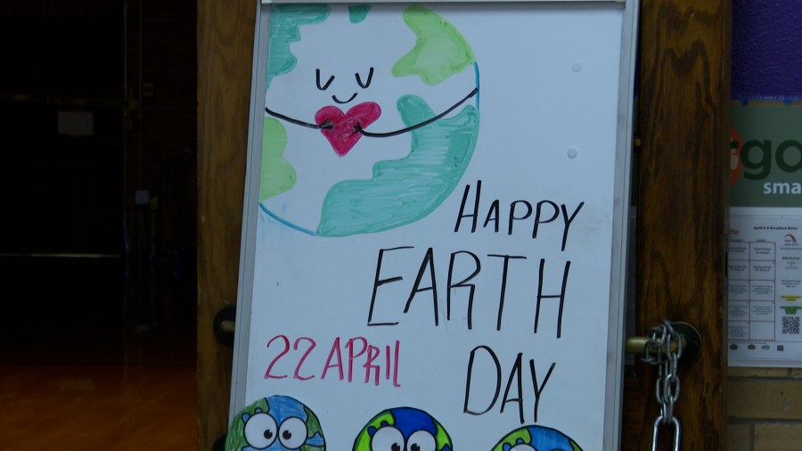 Peoria grade school performs Earth Day themed play