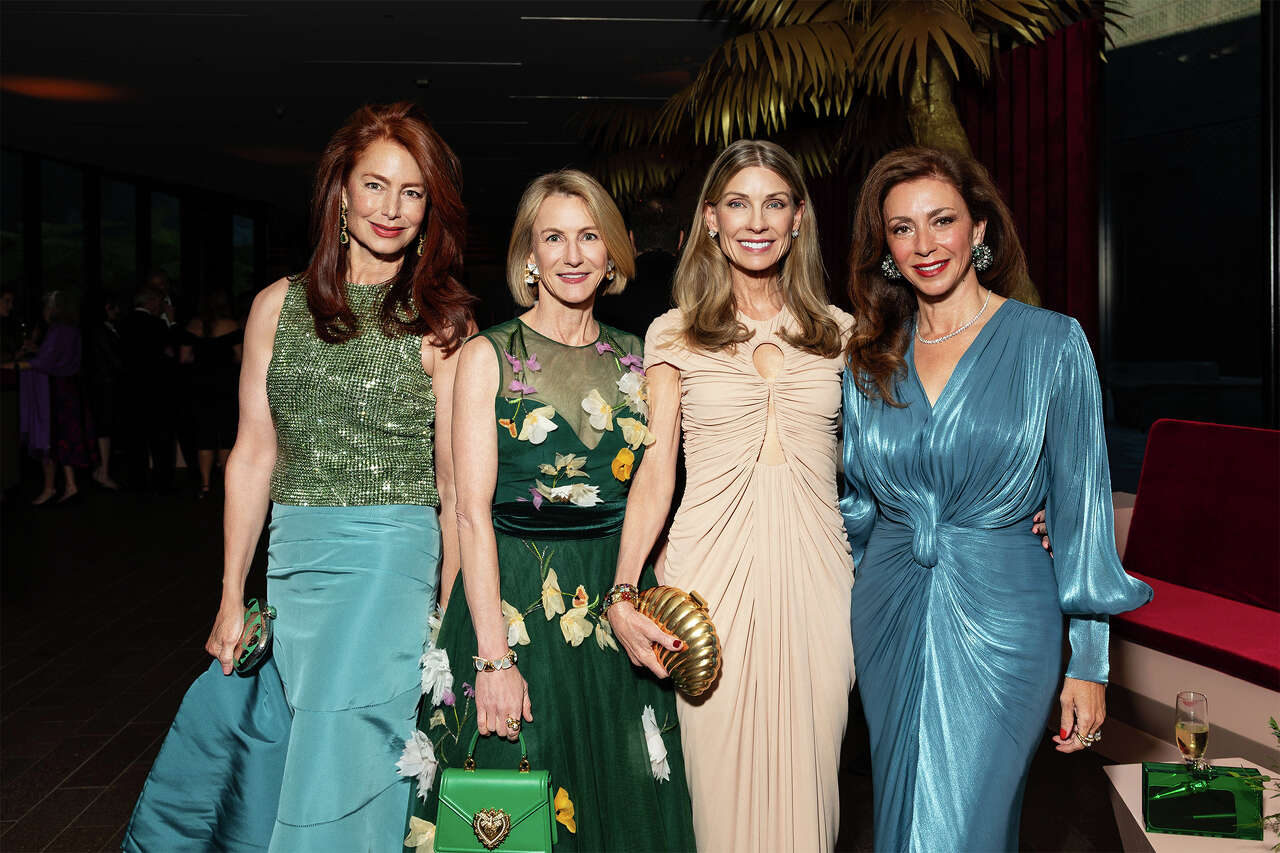 At swanky party, San Francisco institution pulls in a record $2.38 million