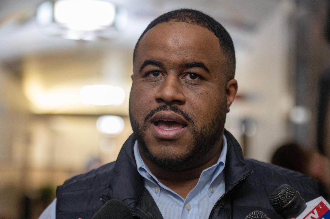 DaRon McGee withdraws from Jackson County executive race, 7 candidates ...