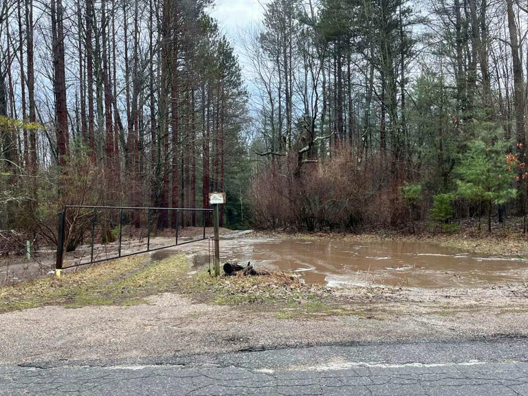 Flood warning extended to Monday after heavy rain