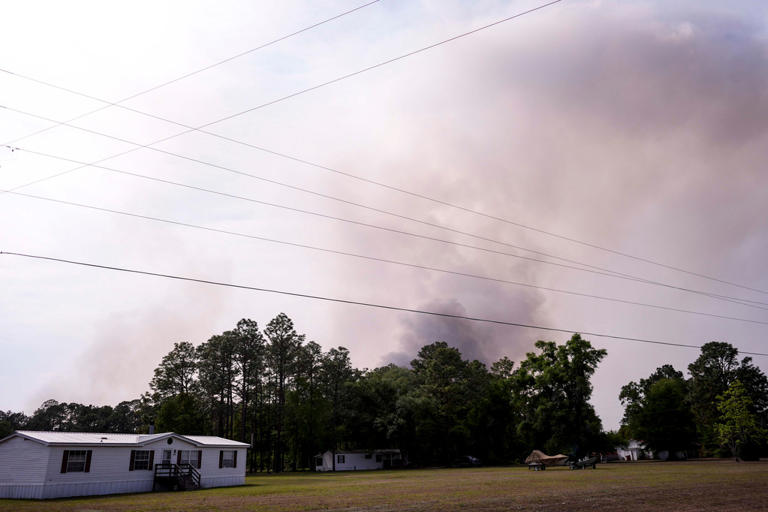 Wildfires across Georgia and Florida destroy more than 50 homes and ...