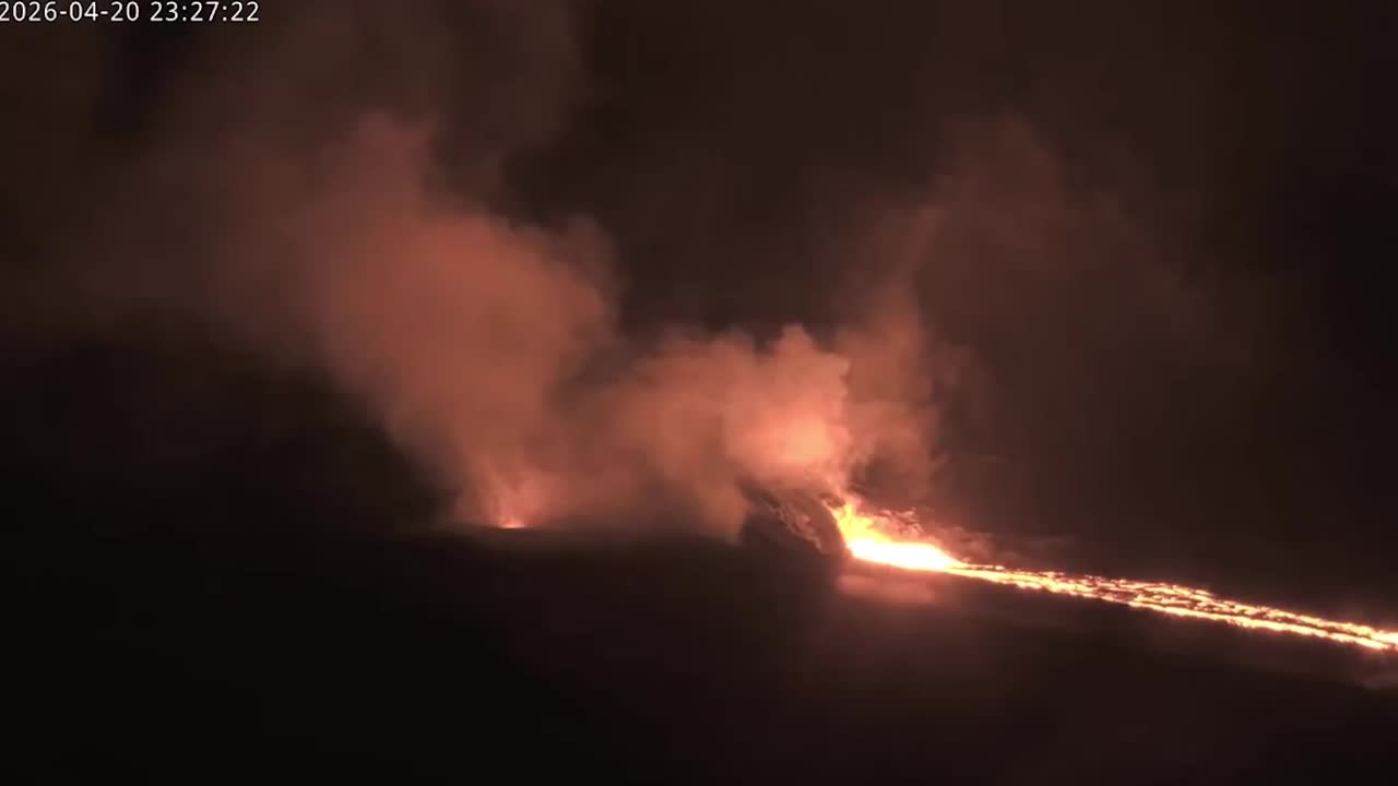 Kilauea volcano alert level raised as new lava flows emerge