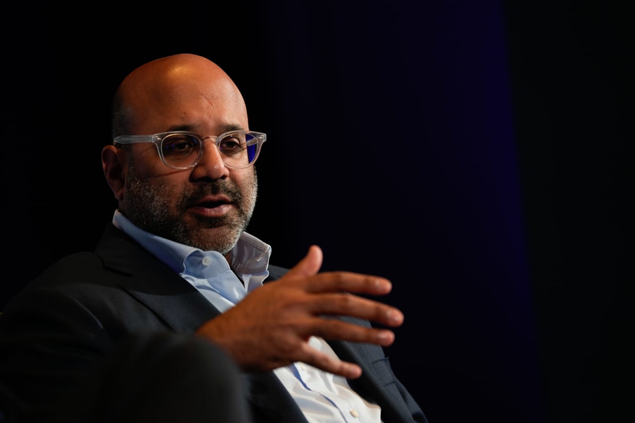 The highest-paid CEO is a furniture salesman