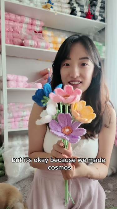Fixing flowers with yarn and it actually worked