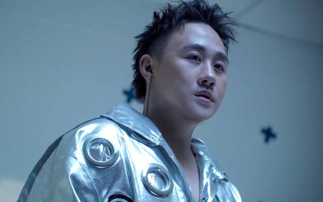 Trung Quân Idol tiếp tục vắng mặt tại nhiều show diễn