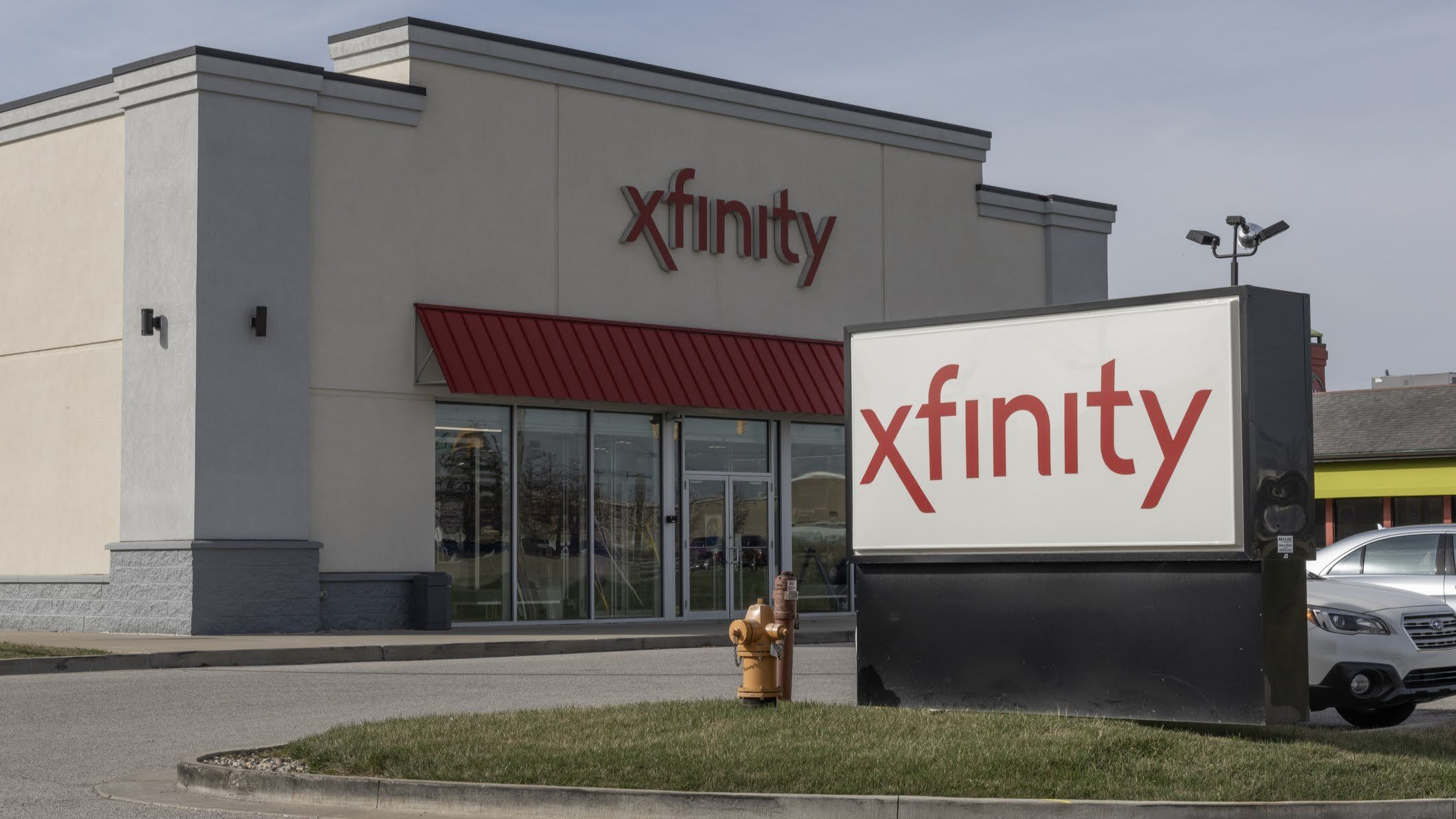 Comcast adds 2 premium Xfinity Mobile plans with global roaming included