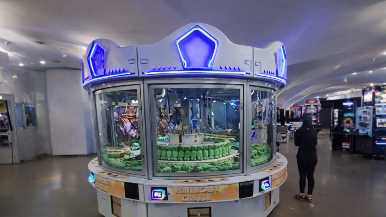 Does this Minecraft claw machine cheat? Testing it out