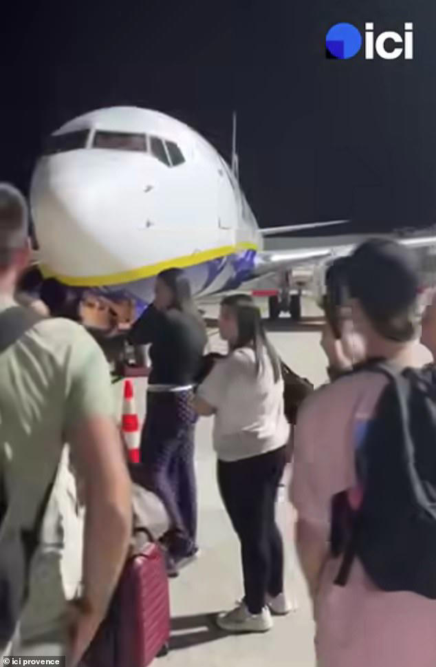 kann eine vape explodieren Can I Take Disposable Vape In Hand Luggage? We Explain Rules main image 0