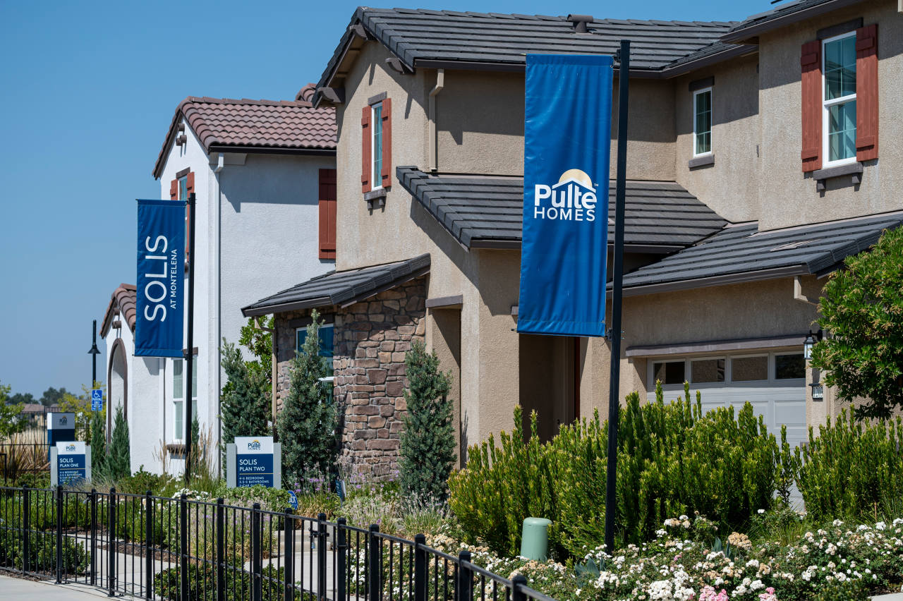 PulteGroup profit falls on declining revenue