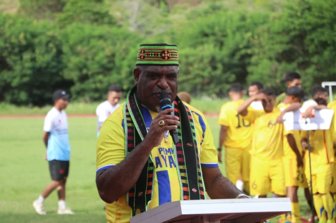 Abisai Rollo masuk bursa calon ketua PSSI Papua