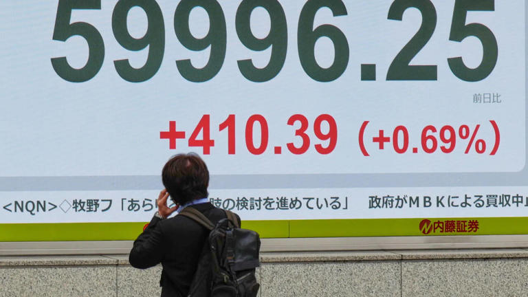 Asian stocks decline as oil prices surpass $100 amid global tensions