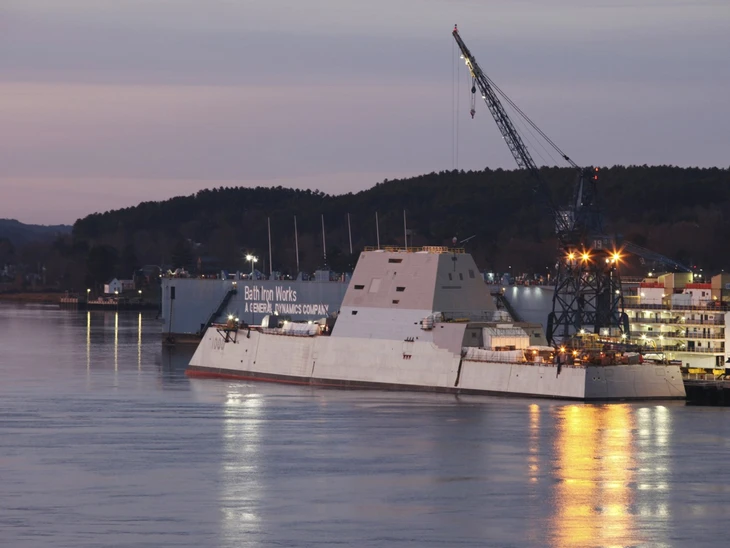 Hỏa hoạn trên tàu khu trục tàng hình USS Zumwalt - 'sai lầm 8 tỉ USD' của Hải quân Mỹ