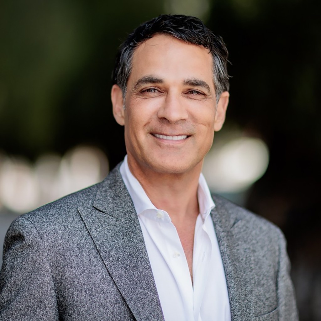 Silicon Valley banker wants to swap his $8M estate for Anthropic stock ...
