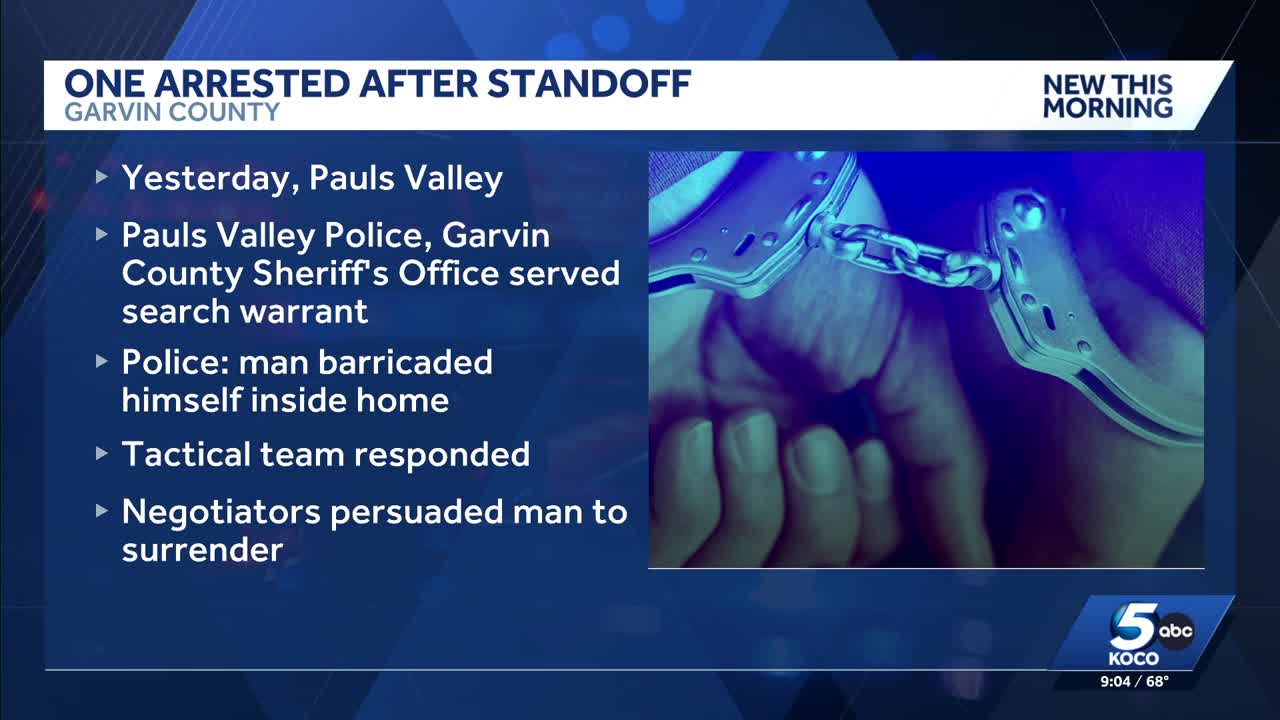 Man arrested after hour-long standoff at Pauls Valley home