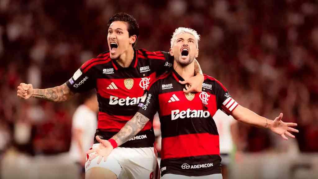 Flamengo vence o Vitória na estreia da Copa do Brasil