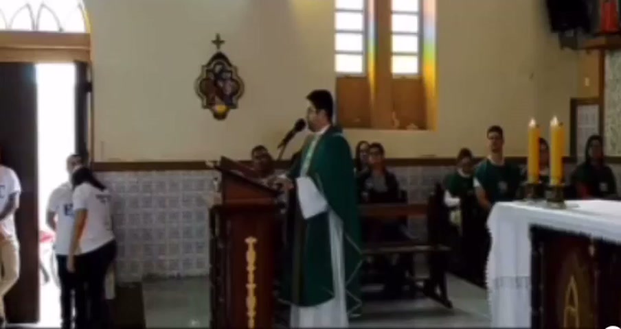 Padre denunciado por intolerância religiosa fecha acordo com família de ...