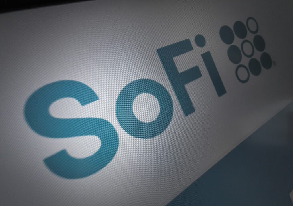 What's going on with SoFi Technologies stock Thursday?