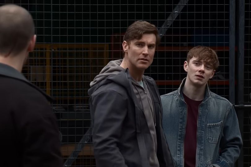 Coronation Street fans 'obsessed' over Carl Webster U-turn as they make  death prediction