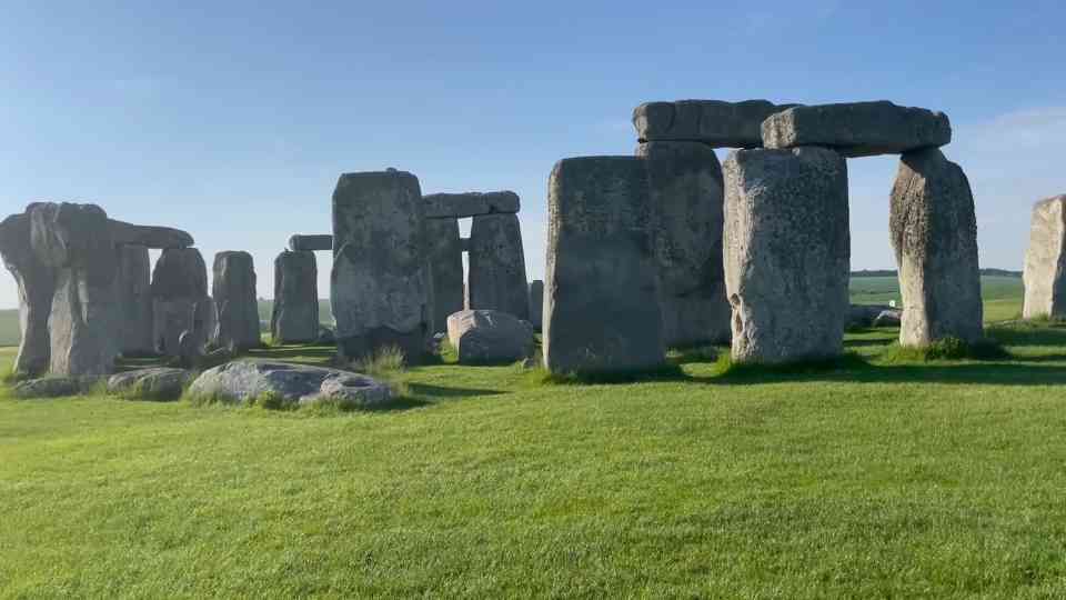 10,000-year-old structure found beneath Stonehenge car park challenges ...