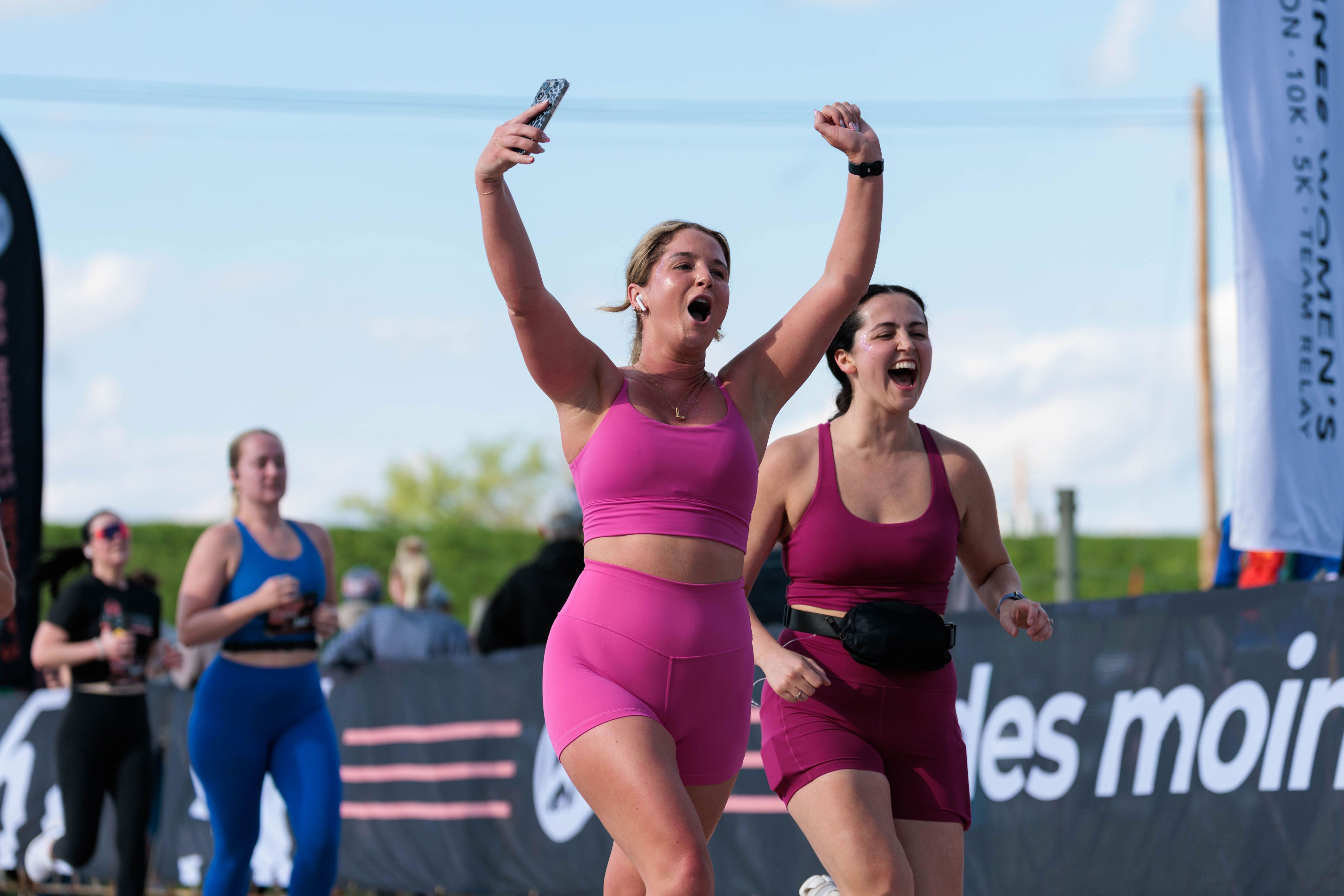In Des Moines, Gen Z is turning run clubs into social spaces