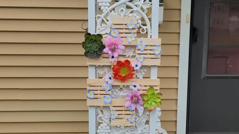 21 Dollar Tree wood pallet ideas for home decor and storage