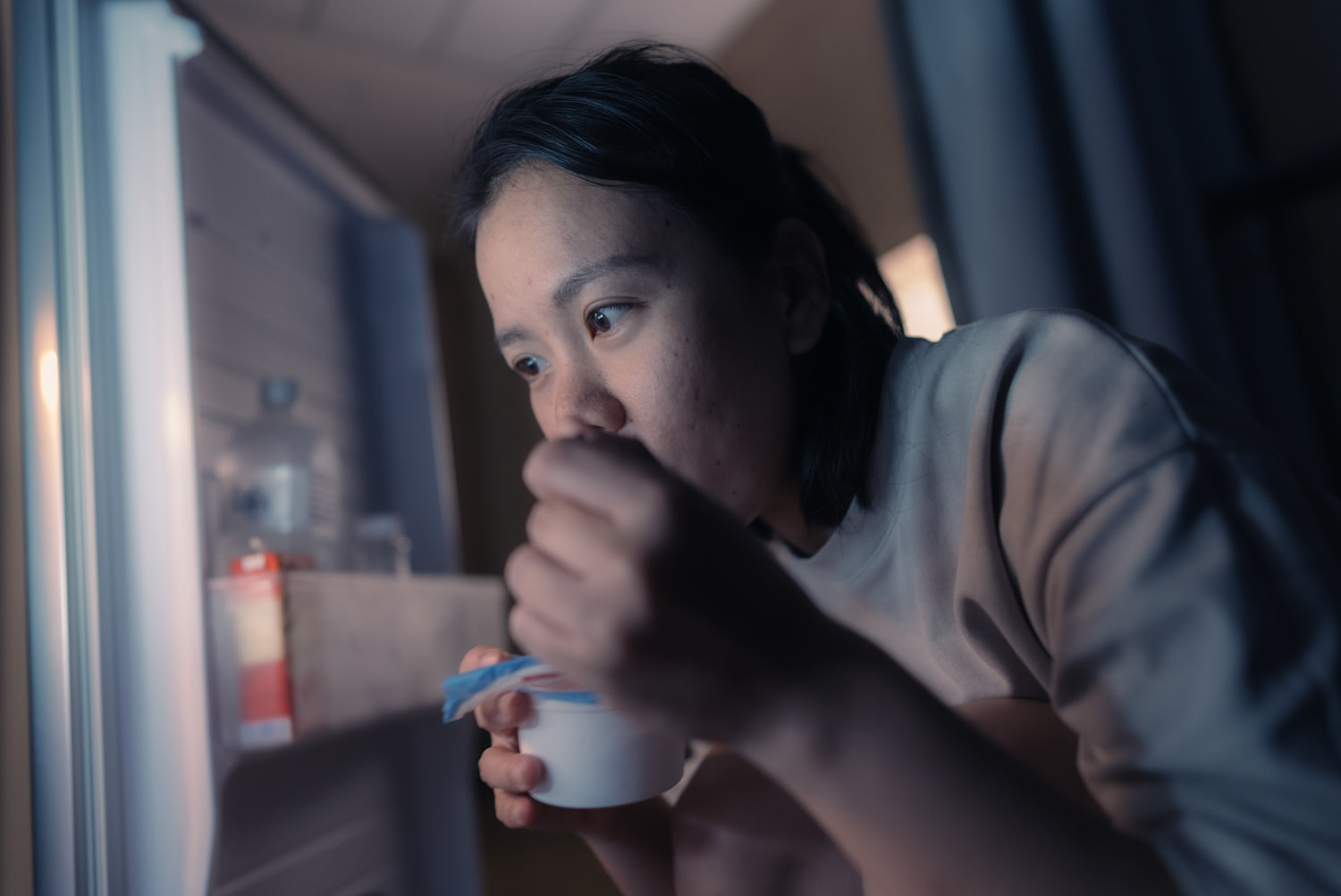 4 Things a Cardiologist Never Does After 7 p.m. for His Own Heart Health