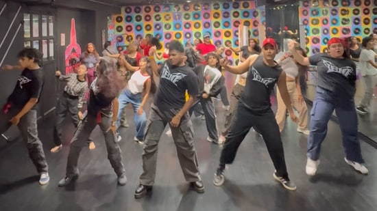 Unleash Your Inner Idol: The of boom of K-pop dance workshops