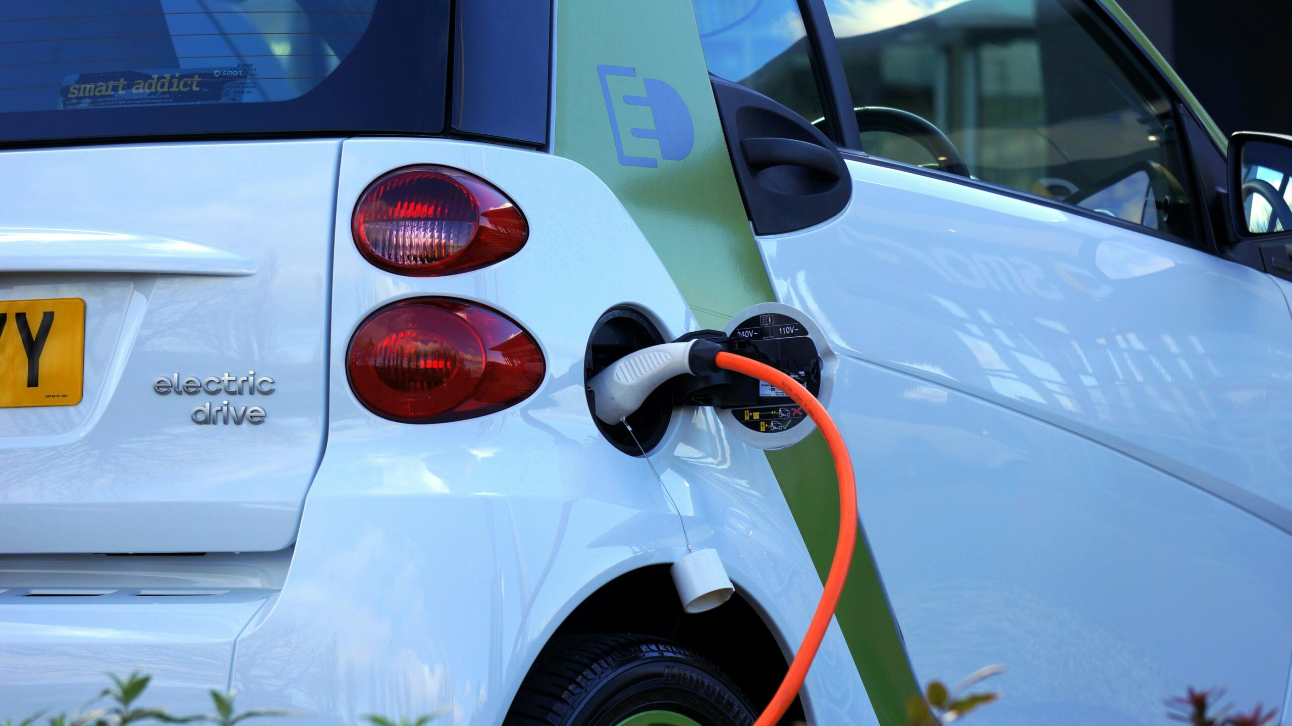 Voiture électrique : le Royaume-Uni impose une taxe à 1,9 milliard de livres dès 2028