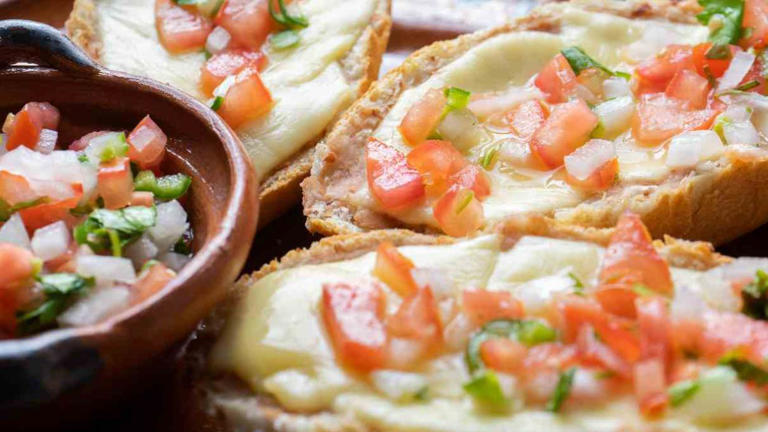 Molletes para el desayuno: cómo transformar el clásico en un manjar gourmet