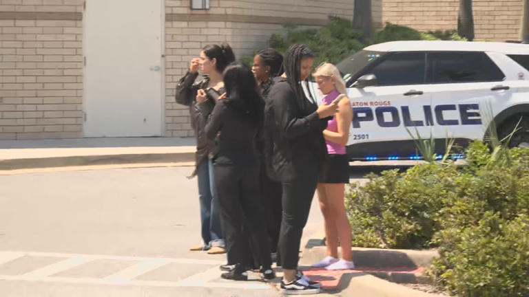 Teen killed, 5 wounded in Mall of Louisiana shooting