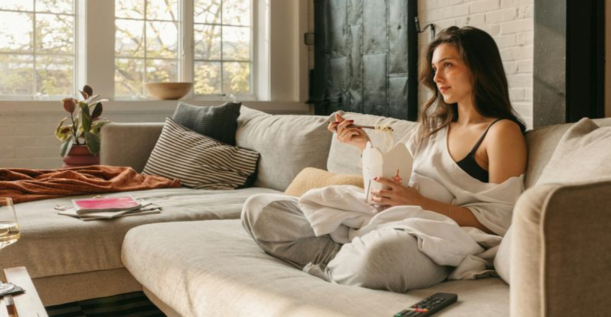 If you live alone, avoid these 12 common mistakes