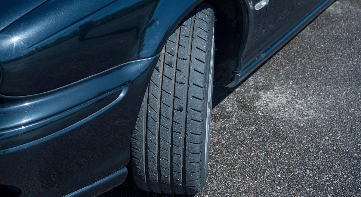 Por qué tu coche chirría al girar las ruedas: un mecánico revela la ...
