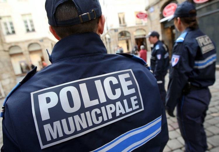 Un homme tué par la police municipale à Marseille, après avoir brandi ...
