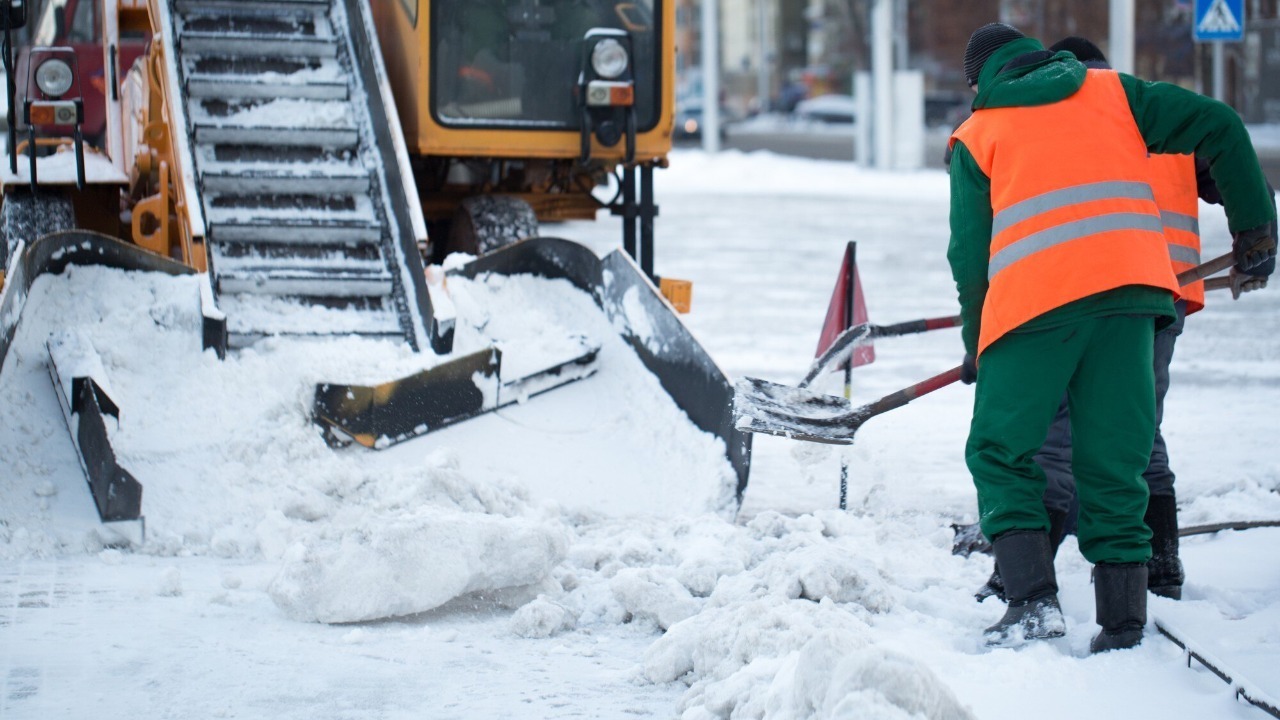 Storms push inland—heavy rain and mountain snow hit the West
