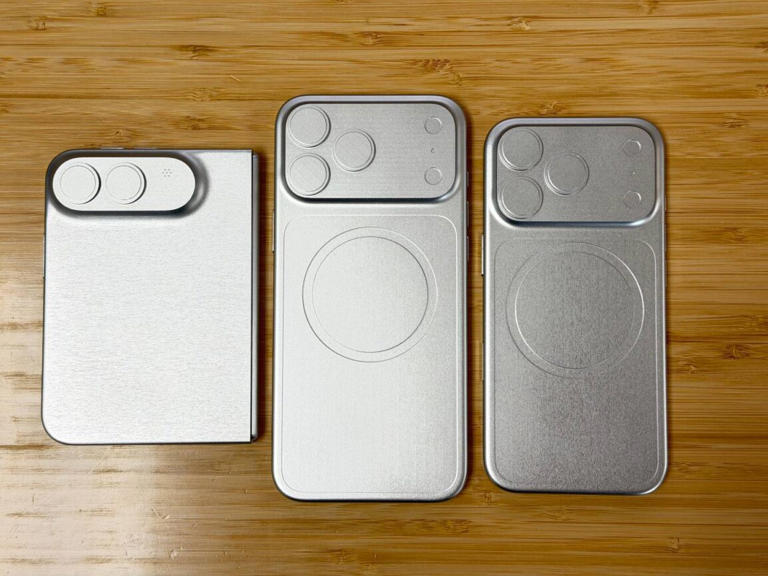 Apple's foldable iPhone Ultra is tiny next to the iPhone 18 Pro, and ...