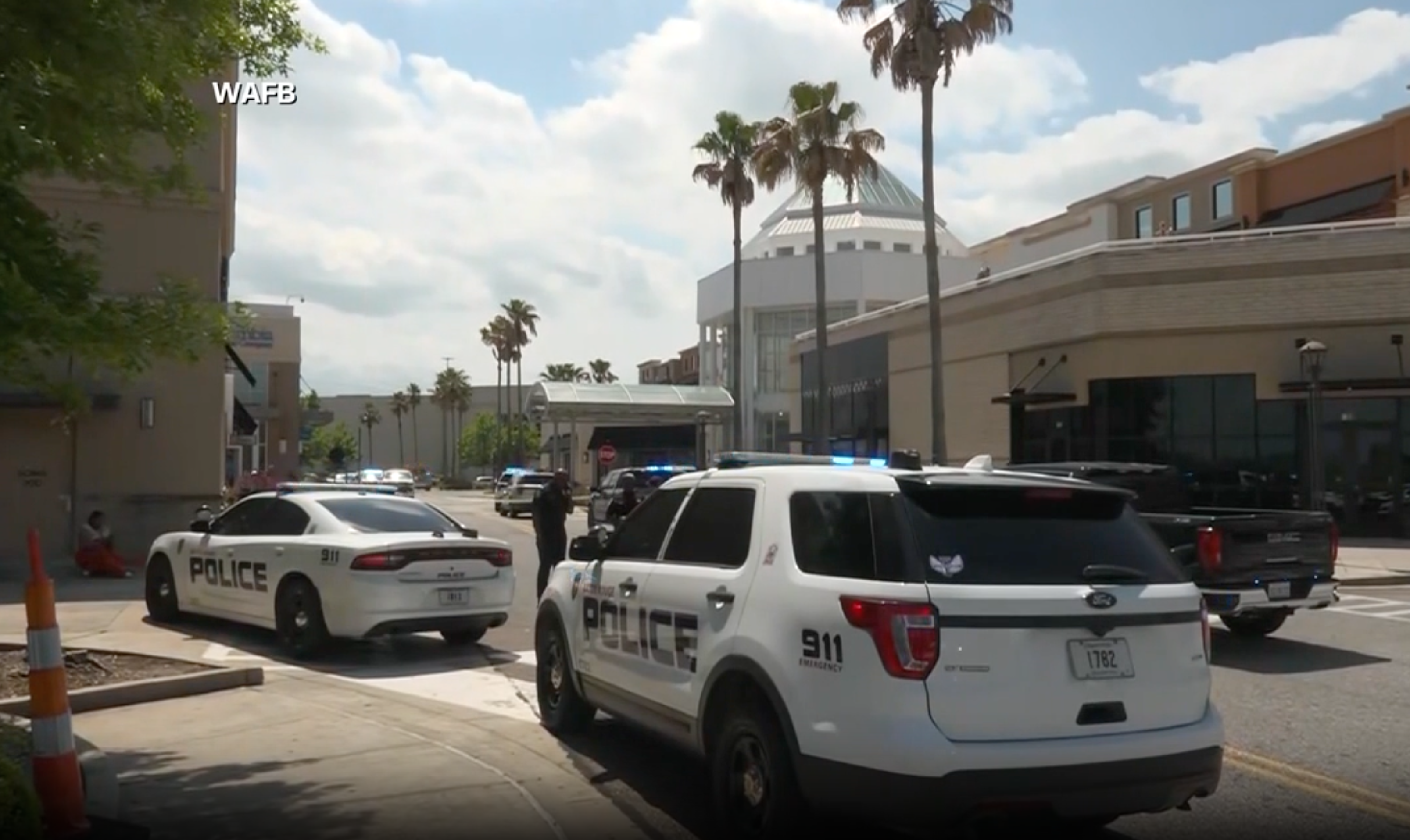 One person dead, five others injured after Mall of Louisiana shooting