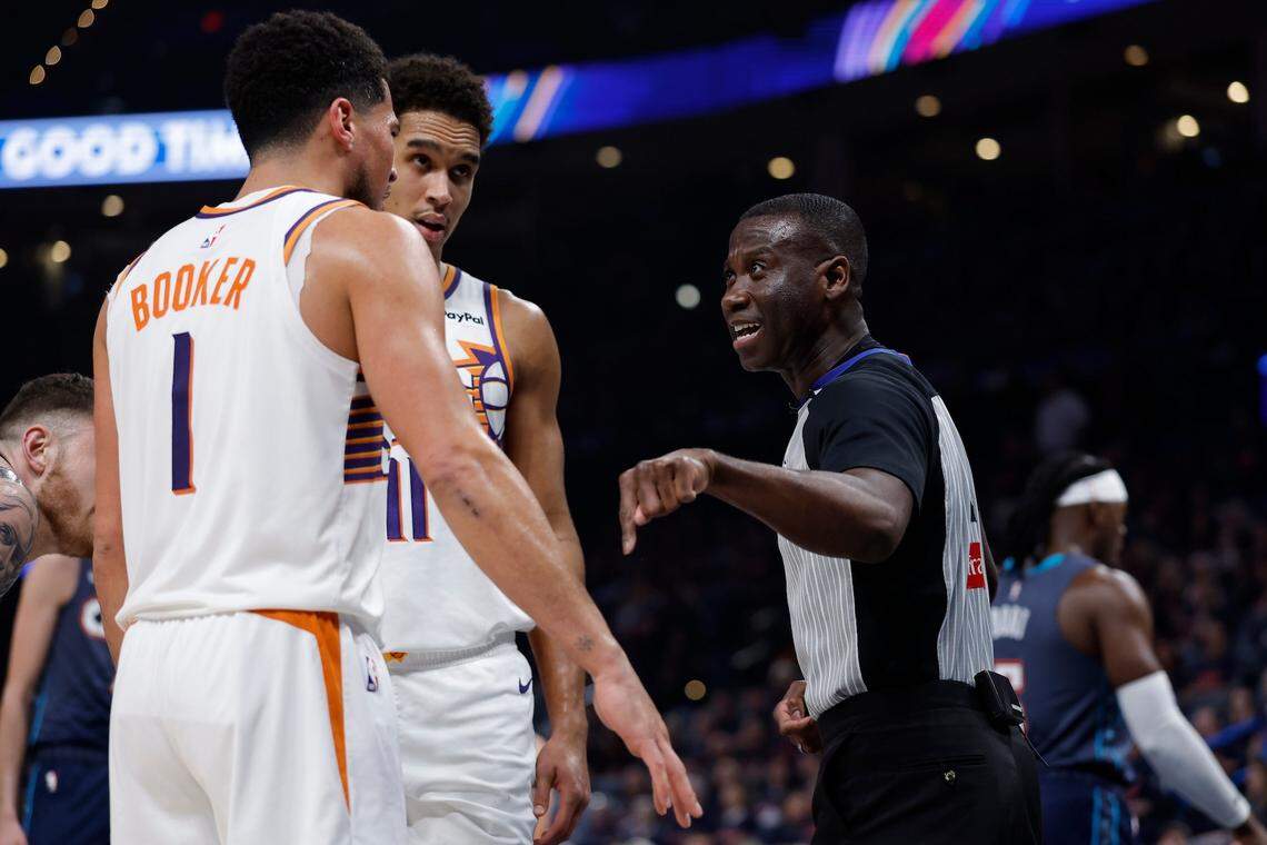Devin Booker torches ref after Suns fall 0-2 to Thunder in ...