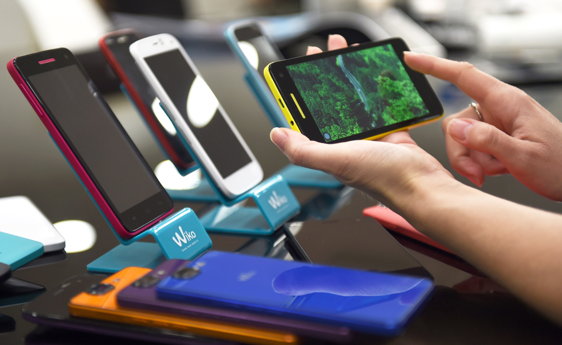 These smartphones emit the most radiation