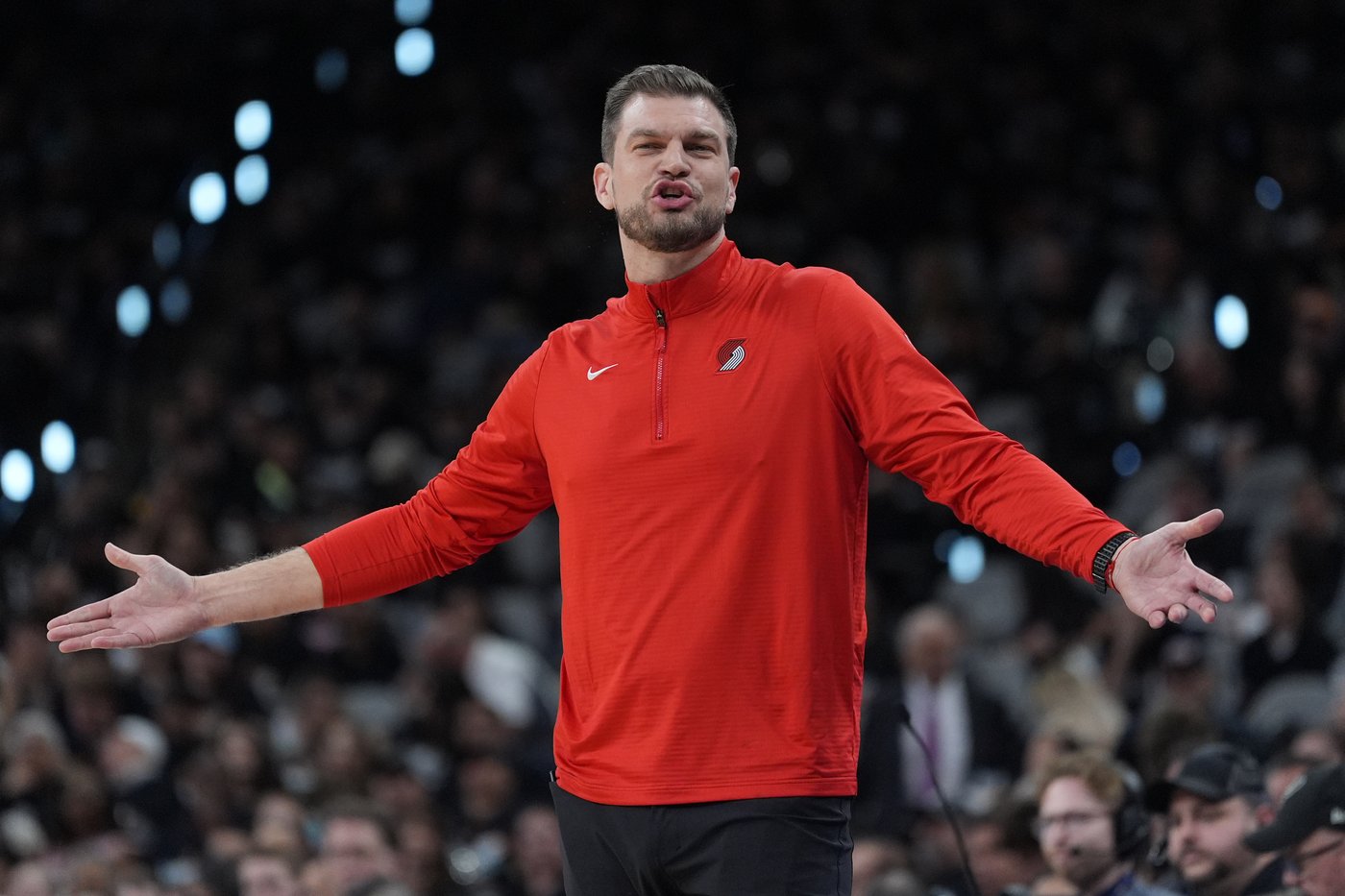 Splitter led the Blazers to the playoffs as a 1st-time NBA head coach ...