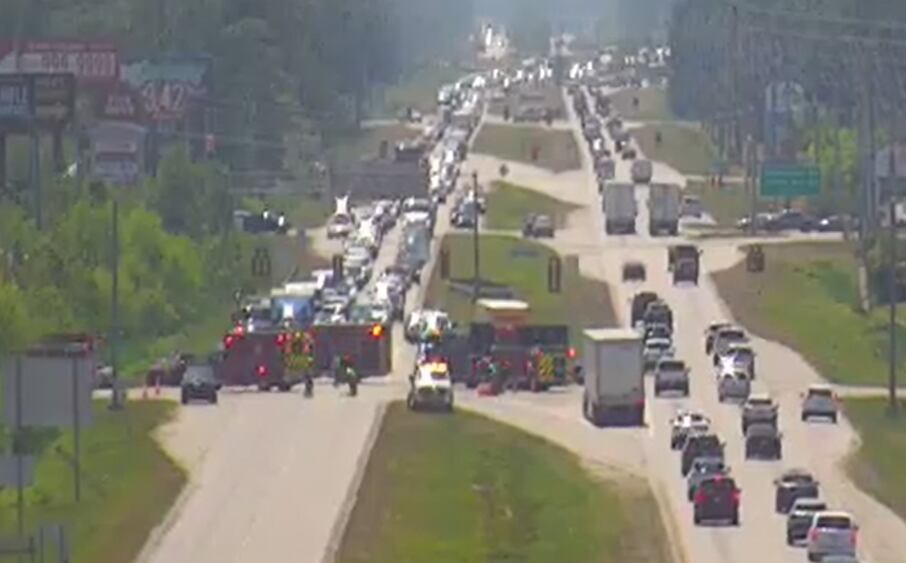 Lanes blocked, 2 taken to hospital after crash on Highway 17 in Horry ...