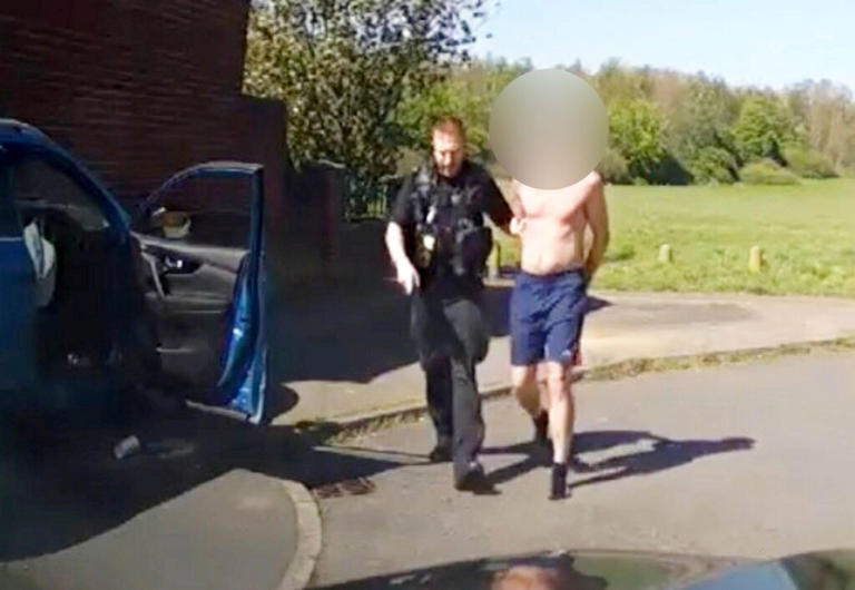 Thug leaps out of moving car and sprints away during police chase