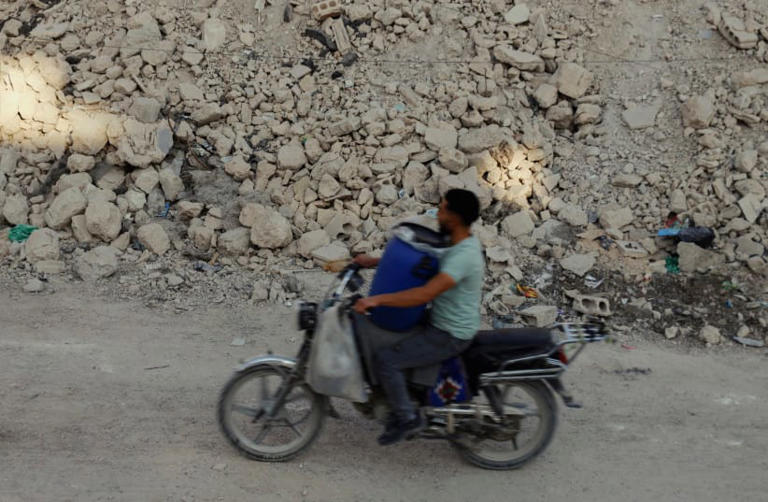 Syria carrying out arrests of Palestinians linked to Assad regime ...