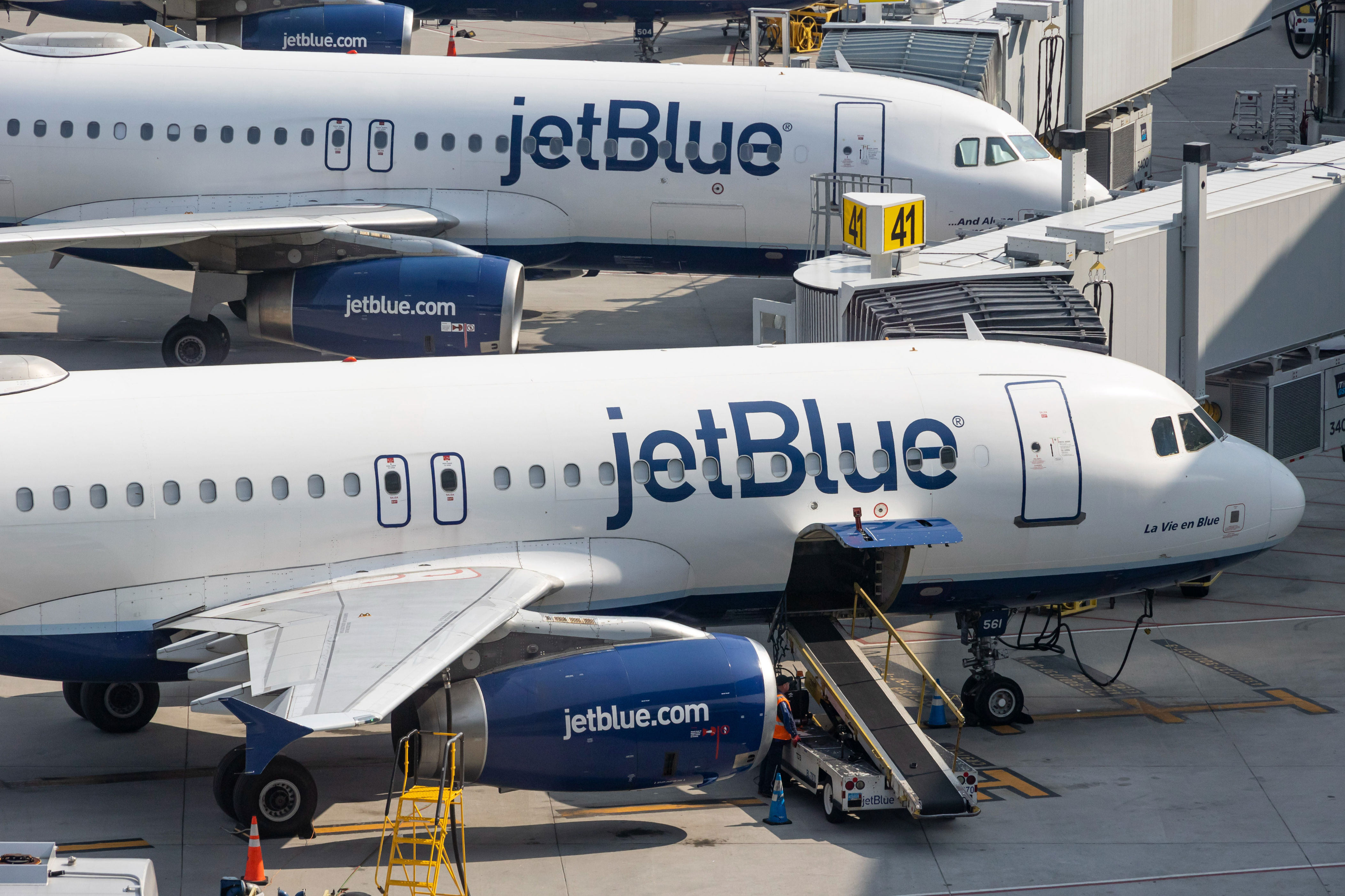 JetBlue hit with lawsuit after accusation airline used personal data to ...