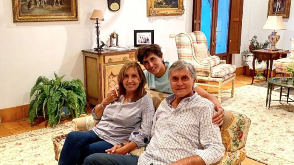 La familia de Roca Rey: quiénes son sus padres y gran apoyo, junto a ...