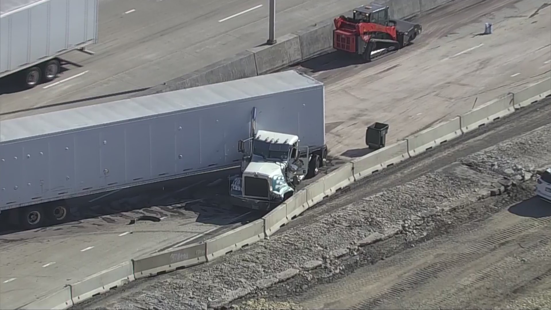 Crash involving multiple semis closes lanes of EB I-80 in Joliet