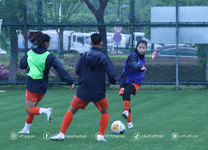 U17 nữ Việt Nam đương đầu với cái rét ở Trung Quốc