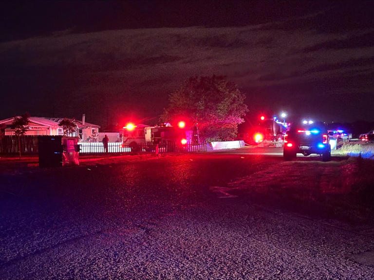 Mobile home damaged in overnight fire in south Lubbock County