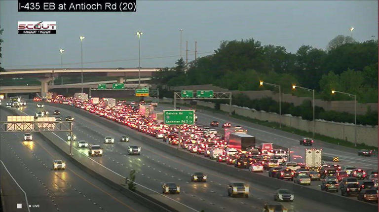 Crash on westbound I-435 in Johnson County snarls morning rush hour traffic