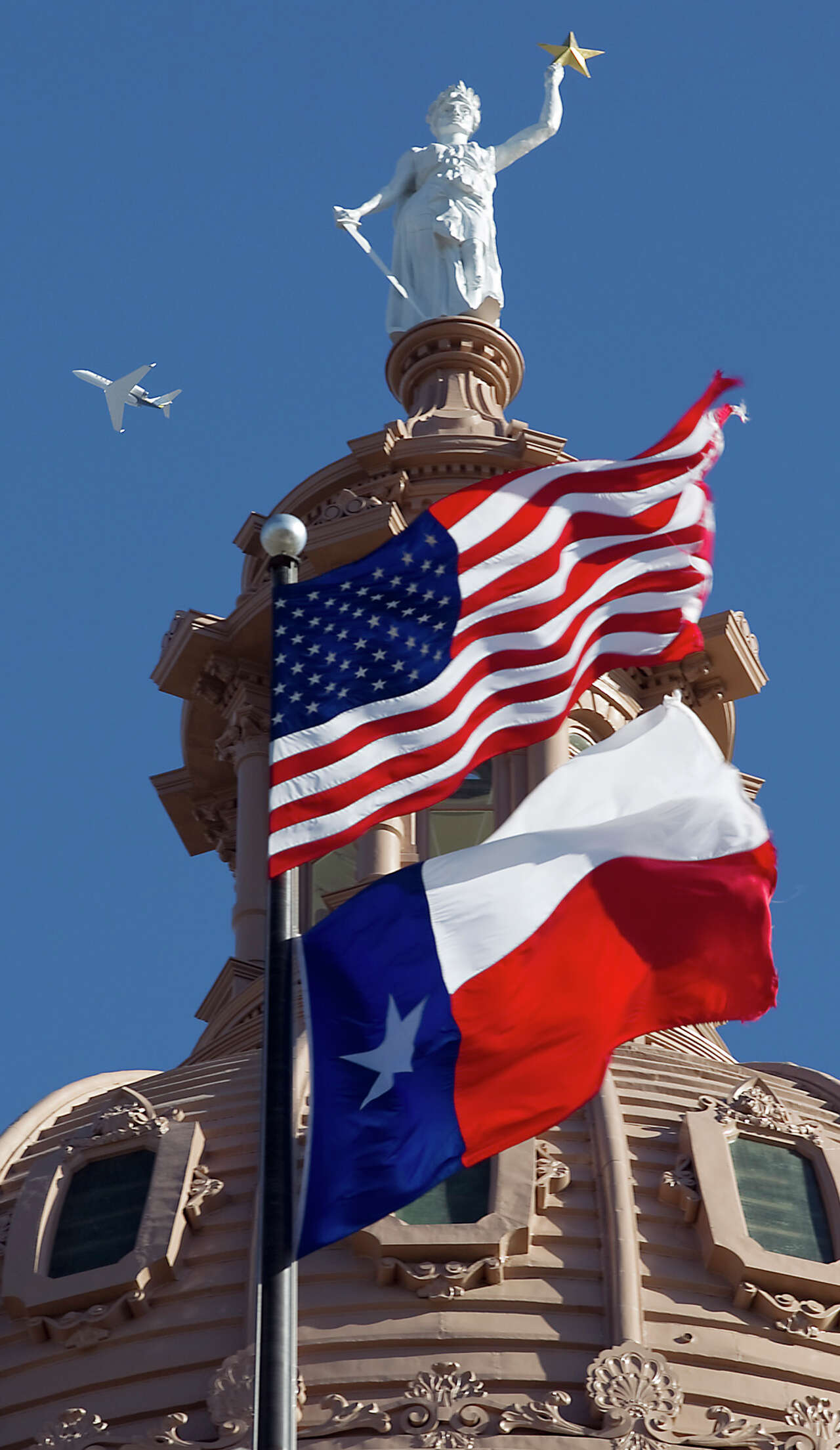 April is the windiest month in Texas: What causes wind and makes it so ...