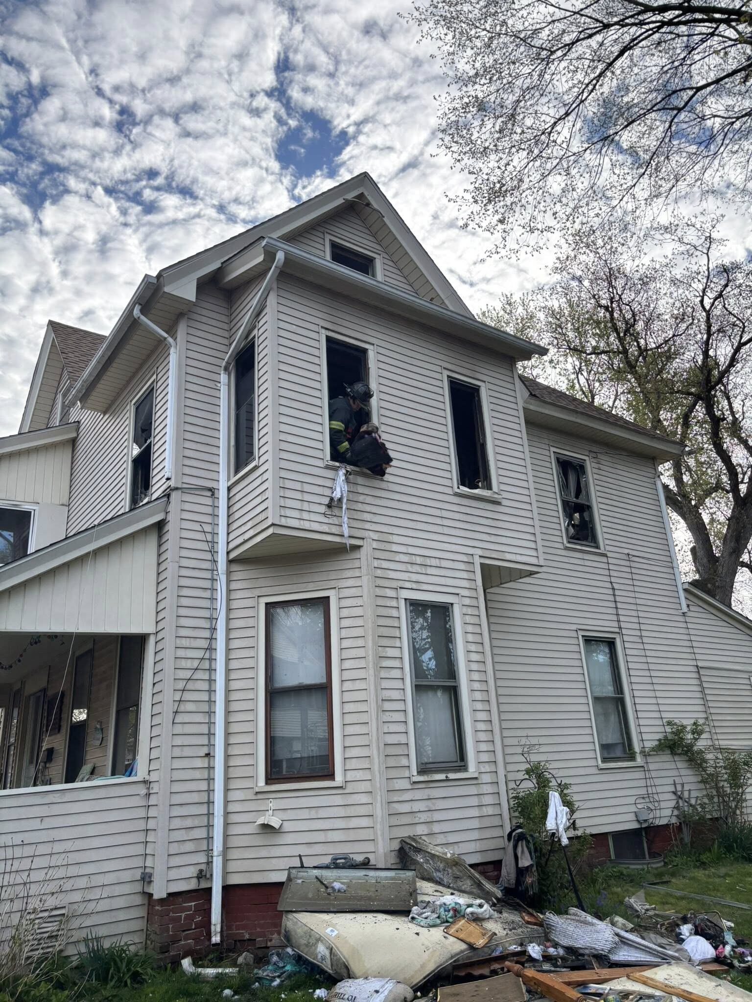 Fire damages Springfield home, displaces two people